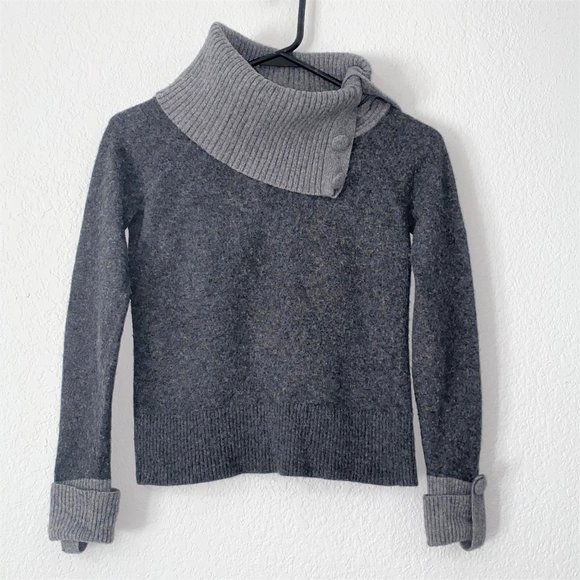 3/$25 Banana Republic Luxury Cashmere Blend Buttoned Cowl Neck Sweater Size XS - Picture 1 of 10